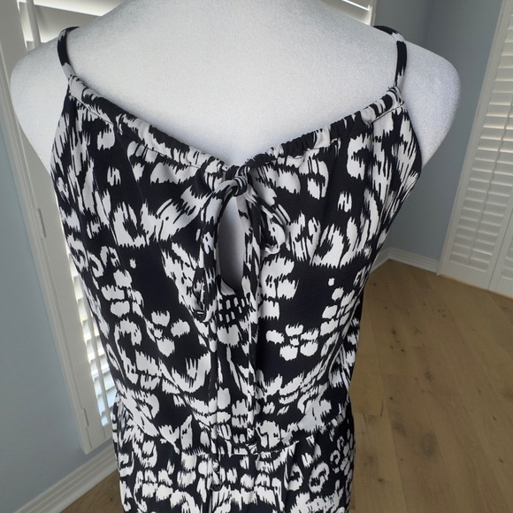 Black & White Geometric Pattern Maxi Dress Size 6 - Picture 4 of 11